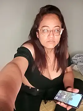 skarleth001 online show from February 26, 4:47 am