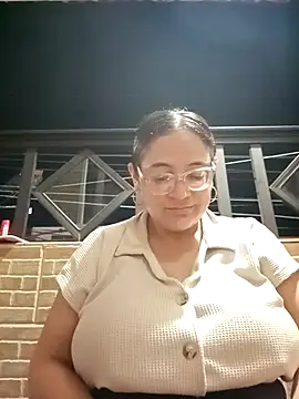 skarleth001 online show from September 18, 4:47 am