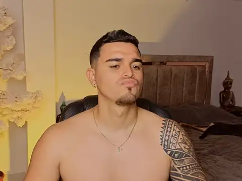 Axel Big cock online show from July 2, 2:22 am