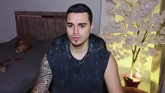 Axel Big cock online show from July 22, 11:40 pm
