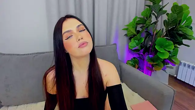 Snapshot of sexyangeloux chatting on April 10, 8:46 pm sexyangeloux online show from April 10, 8:46 pm