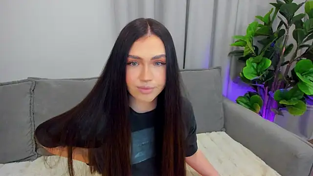 Snapshot of sexyangeloux chatting on April 17, 8:45 pm sexyangeloux online show from April 17, 8:45 pm