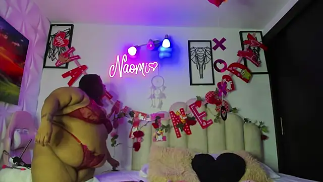 NaomiAsha online show from February 14, 8:15 pm