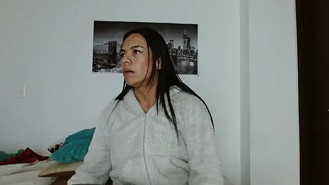 chicafitcaliente online show from October 23, 2:11 am