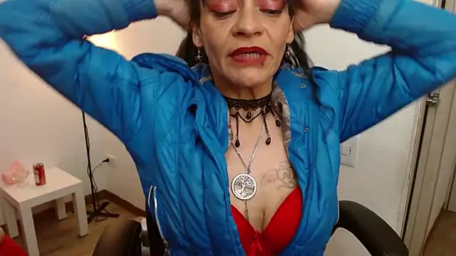 AlexandraJones  online show from January 25, 12:58 pm