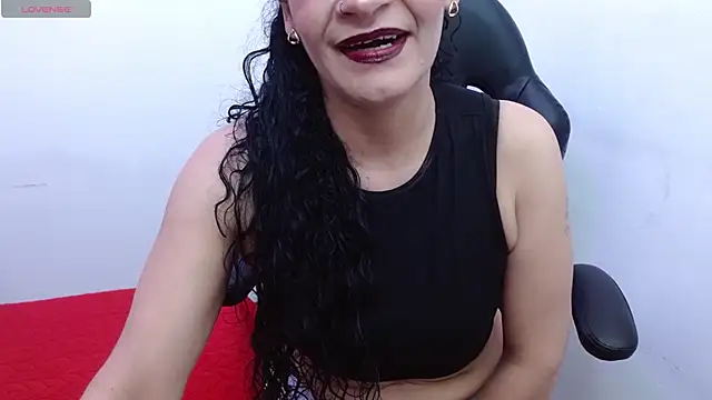 Snapshot of AlexandraJones_ chatting on October 16, 3:51 am AlexandraJones  online show from October 16, 3:51 am