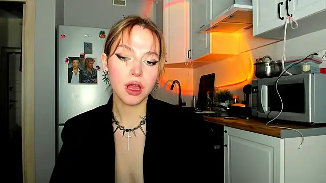 Snapshot of Niky__Jess chatting on February 17, 6:59 pm Niky Jess online show from February 17, 6:59 pm
