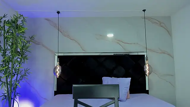 Snapshot of AngelaaCute_ chatting on September 18, 12:18 pm AngelaaCute online show from September 18, 12:18 pm