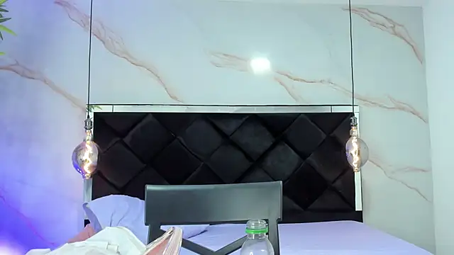 Snapshot of AngelaaCute_ chatting on September 22, 12:29 pm AngelaaCute online show from September 22, 12:29 pm