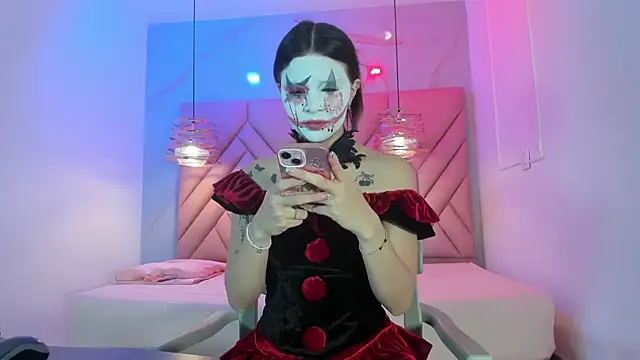 Snapshot of AngelaaCute_ chatting on October 31, 3:13 pm AngelaaCute online show from October 31, 3:13 pm