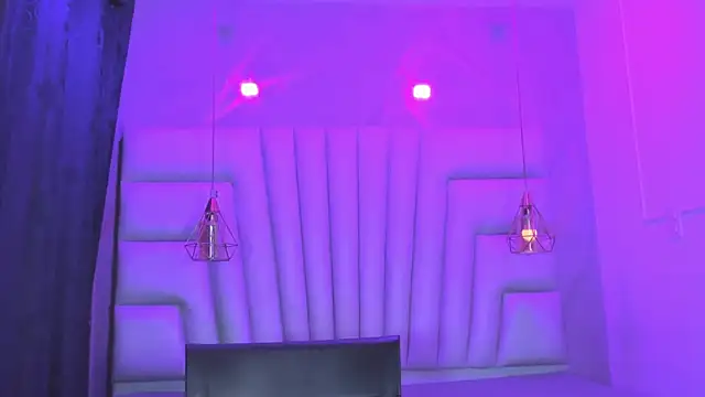 Snapshot of AngelaaCute_ chatting on March 30, 12:50 pm AngelaaCute online show from March 30, 12:50 pm