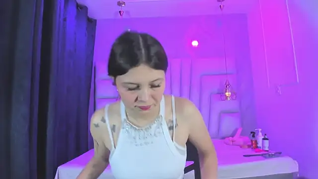 Snapshot of AngelaaCute_ chatting on March 31, 12:16 pm AngelaaCute online show from March 31, 12:16 pm