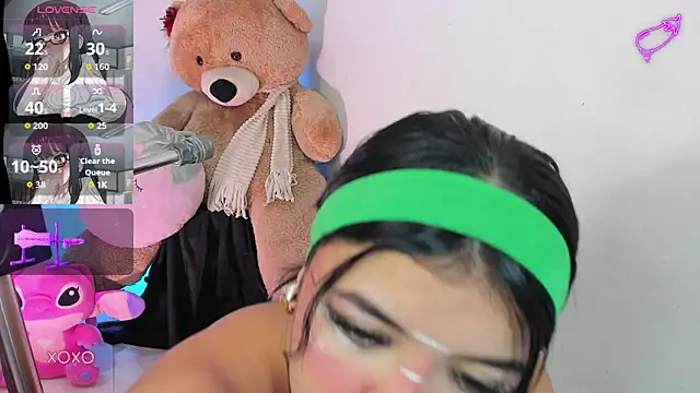 Lizz Tender online show from May 8, 11:43 pm