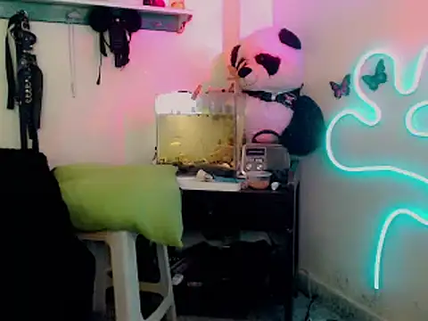 Snapshot of kimkardasha98 chatting on March 31, 12:23 am kimkardasha98 online show from March 31, 12:23 am