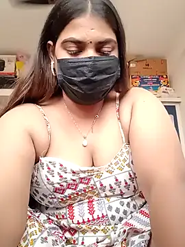 Snapshot of Hotmilfxox chatting on January 17, 11:27 am Hotmilfxox online show from January 17, 11:27 am