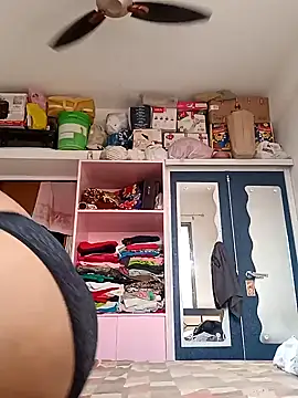 Snapshot of Hotmilfxox chatting on January 28, 4:39 am Hotmilfxox online show from January 28, 4:39 am