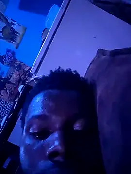 Snapshot of stephbig777 chatting on November 11, 12:21 am stephbig777 online show from November 11, 12:21 am