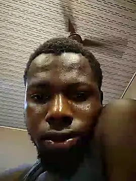 Snapshot of stephbig777 chatting on December 21, 7:10 pm stephbig777 online show from December 21, 7:10 pm