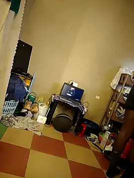 Snapshot of stephbig777 chatting on February 1, 9:41 am stephbig777 online show from February 1, 9:41 am