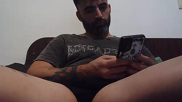 Snapshot of ozzypsico13 chatting on December 8, 1:35 am ozzypsico13 online show from December 8, 1:35 am