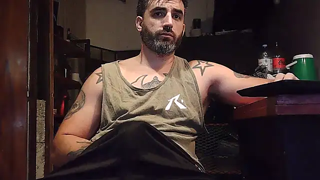 Snapshot of ozzypsico13 chatting on March 2, 8:18 pm ozzypsico13 online show from March 2, 8:18 pm
