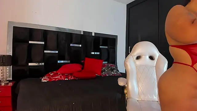 Tasha Sant online show from November 14, 9:13 pm