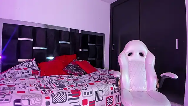 Tasha Sant online show from November 26, 12:39 pm