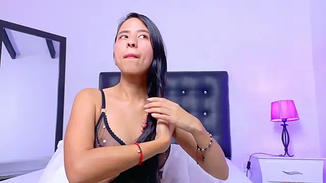 Skinny hottie18 online show from October 12, 2:16 pm