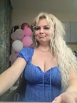 candy queeen online show from February 22, 2:39 am