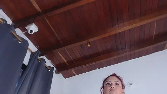 Snapshot of Amara_Red chatting on September 20, 11:22 am Amara Red online show from September 20, 11:22 am