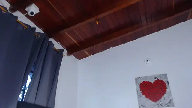 Snapshot of Amara_Red chatting on September 30, 11:15 am Amara Red online show from September 30, 11:15 am