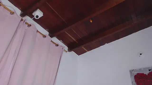 Snapshot of Amara_Red chatting on October 15, 11:10 am Amara Red online show from October 15, 11:10 am