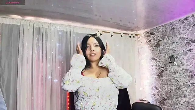 Snapshot of loren_tits24 chatting on April 1, 7:33 pm loren tits24 online show from April 1, 7:33 pm