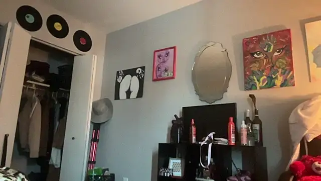 Snapshot of babybimbo chatting on February 15, 6:26 pm babybimbo online show from February 15, 6:26 pm