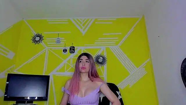 Nikolle Rouss online show from November 27, 4:09 pm