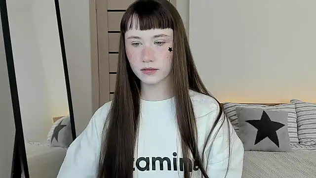 Snapshot of Stella_Sunny chatting on April 5, 7:49 am Stella Sunny online show from April 5, 7:49 am