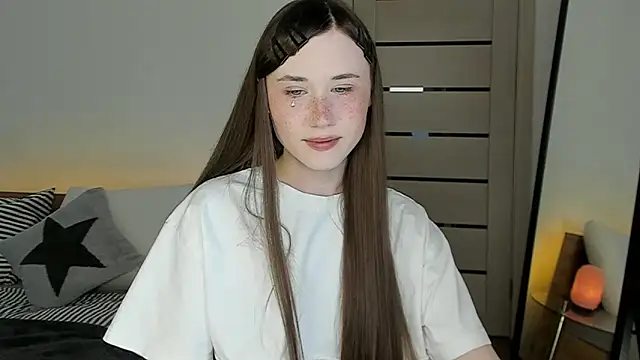 Snapshot of Stella_Sunny chatting on May 15, 1:23 am Stella Sunny online show from May 15, 1:23 am