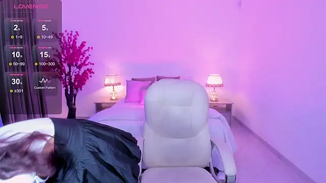 anniie smith online show from September 20, 11:00 am