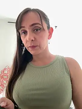 Snapshot of natalie_cowens chatting on June 18, 9:19 pm natalie cowens online show from June 18, 9:19 pm