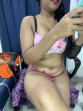 Snapshot of Liyana_Babe chatting on January 3, 10:31 am Liyana Babe online show from January 3, 10:31 am