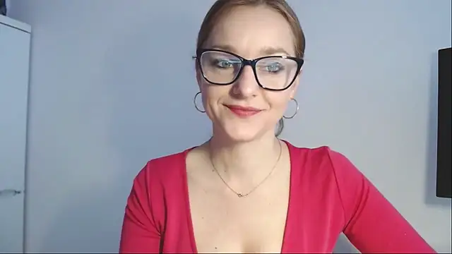 AliciaDesire online show from March 6, 7:05 am