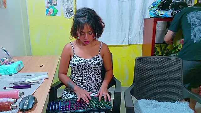 clydexxxbunny online show from March 4, 4:27 am