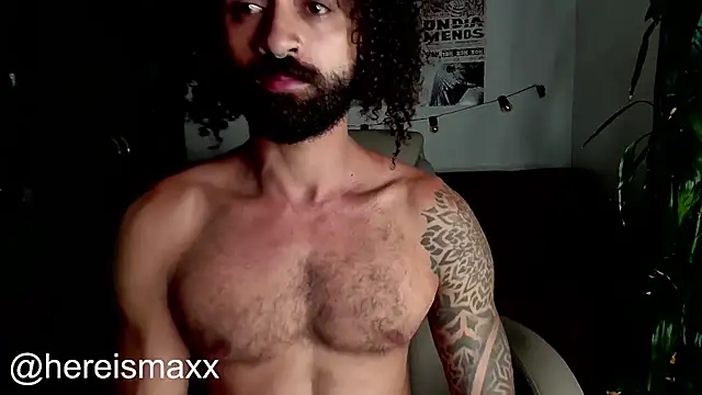 Snapshot of MaxG__ chatting on September 24, 12:03 am MaxG online show from September 24, 12:03 am