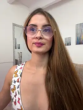 Snapshot of MiaaLoren chatting on October 11, 3:54 pm MiaaLoren online show from October 11, 3:54 pm