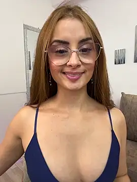 Snapshot of MiaaLoren chatting on February 6, 5:05 pm MiaaLoren online show from February 6, 5:05 pm