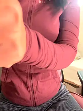 Adriennesexxx online show from November 20, 5:12 pm