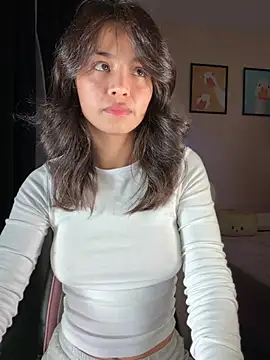 Adriennesexxx online show from February 21, 10:44 pm