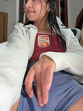 Adriennesexxx online show from March 13, 5:41 pm