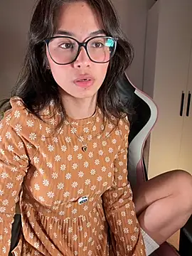 Adriennesexxx online show from March 21, 7:06 pm