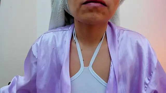 Snapshot of Sofia_Walke1 chatting on October 18, 12:02 am Sofia Walke1 online show from October 18, 12:02 am